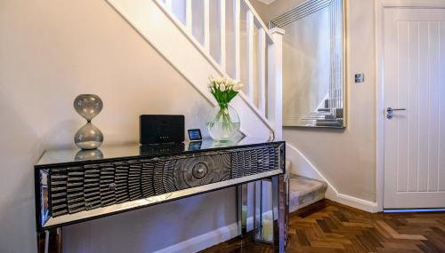 Stylish 3 Bed Apartment Sleeps 6 - Foto 3