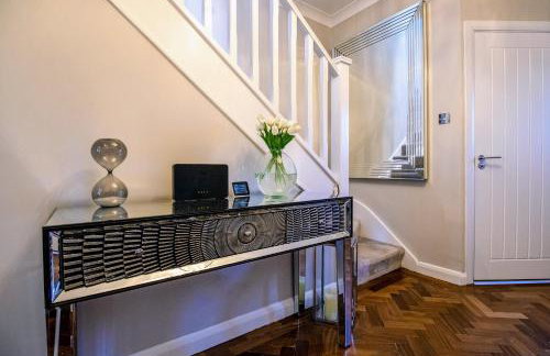 Luxury 3 Bed Apartment, Train Station - Foto 33