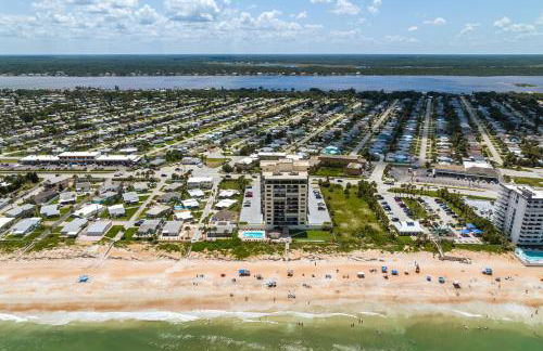 Oceanfront Penthouse #11B by Distinctive Beach Rentals - Foto 73