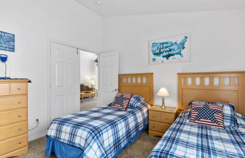 Sunny Getaway with Private Pool, Spa & Fenced Yard - Foto 20