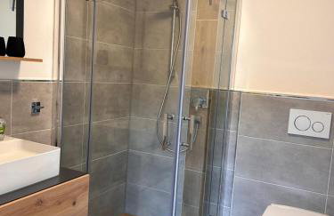 Apartment im Souterrain mit Terrasse - Foto 6