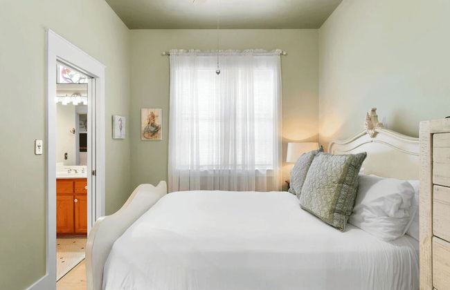 30A Grayt'n Greatful by Avantstay Charming Home+cottage, Walk to Western Lake - Foto 15