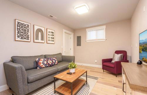 Upgraded Home with 5 BR 4 Bath 4 FREE gated parking space, Family,EV,RV friendly - Foto 14