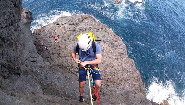 Scendendo dalle alte scogliere di Gran Canaria