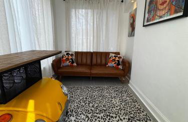 Eclectic Opulence Retreat - Photo 48