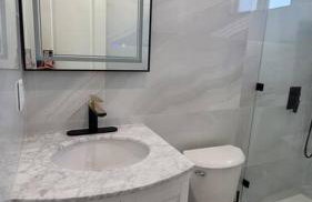 H&H New Built 2023 Hidden Gem Heart of OC 3 Queen Beds - Foto 25