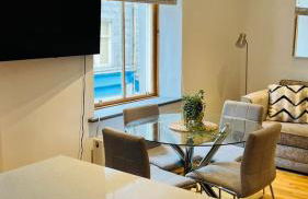 Modern City Center 2 Bedroom Apartment - Foto 10