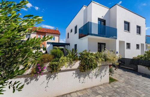 Villa Essenza Mare in Vodice with private pool & pet friendly - only 650 meters from the beach - Photo 1