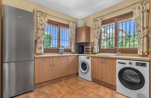 Villa Magnolia by Finest Rentals - Photo 18