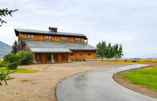 The Barn at Dancing Deer Ranch in Bedford - Photo 36