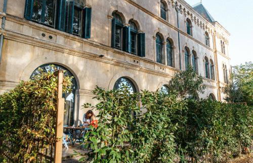 5 Family Apartments with Pool & Large Garden in Historic Pézenas Convent - Foto 8