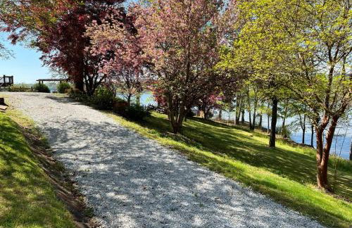 Peaceful 4 bedroom Lakehouse with no neighbors - Foto 34