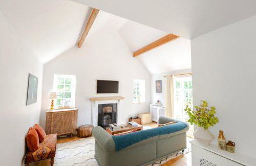 Beautiful 3BD Thatched Stone Cottage Kettering - Photo 22