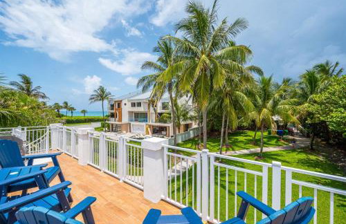 Designer Beachside Serenity Steps to the Beach! - Foto 1