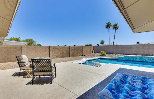 Golfers Oasis! 55 and Sun City West Retreat with Pool - Foto 27