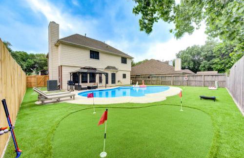 Amazing Getaway Home - 4 Bedrooms 2,5 Baths - West Houston, Katy, Richmond - Huge Pool, Mini-Golf, PingPong, Billards, BBQ, Katy Asian Town, Typhoon Waterpark, King Bed - Foto 1