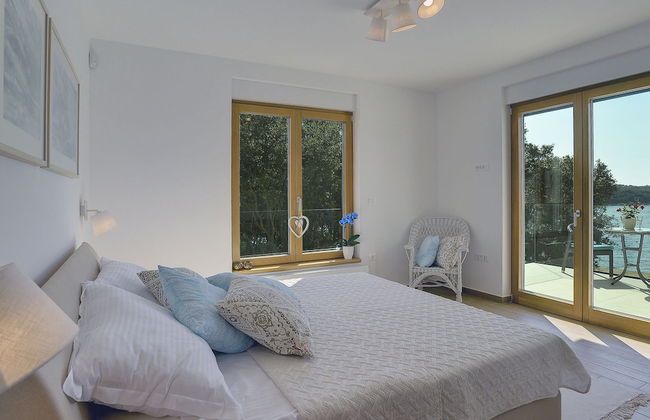 Beautiful Villa by the sea - Photo 8