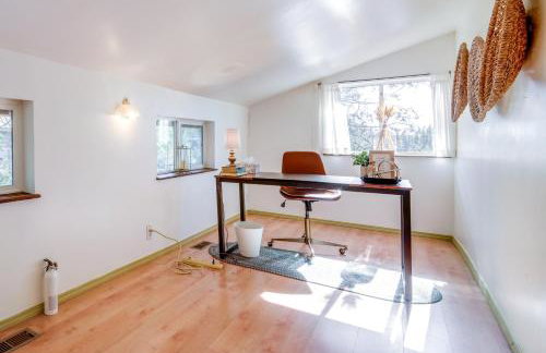 Serene Lakes Cabin with Deck Dog Friendly! - Foto 10