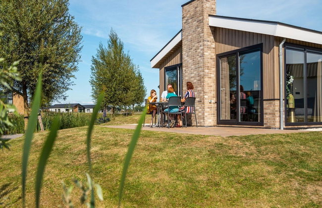 Waterfront Chalet for 6 in Kampen - Photo 1