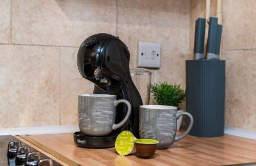 2 Bedroom House, 5 Single Beds, Fast WiFi - Photo 23