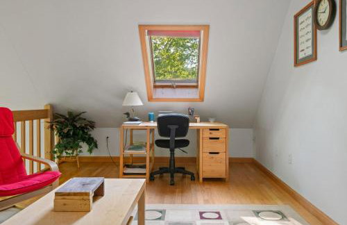 The Tipsy Moose, Ayuh Lakeside Lodge - Photo 36