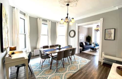 Walk to Wrigley 3BR1BA Sleeps 8 Free Parking - Foto 2