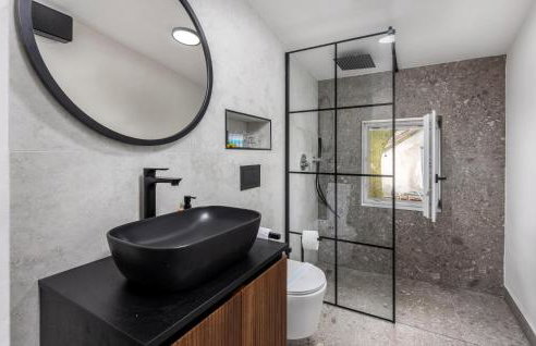 1 Bedroom Nice Home In Hreljin - Foto 5