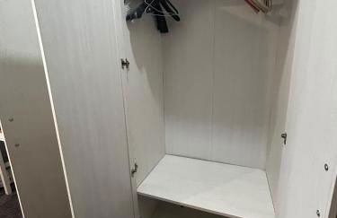 EGHAM LOVELY STUDIO SELF CONTAINED 2 mins station - Foto 5