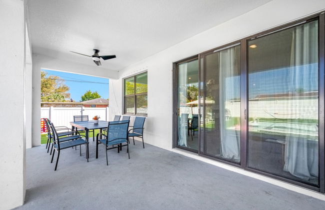 Luxury Modern Villa w/ Pool, Jacuzzi & Amenities! - Foto 80