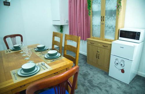 Lucky Home 24 - Ideal for Trade & Family - 2 Bedrooms - 3 Beds - Max 4 Guests - Close to BAE, Docks, Lake District, Beaches - Foto 44
