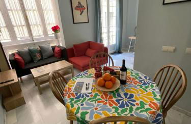 Elegancia y confort en el corazón de Málaga - Foto 1