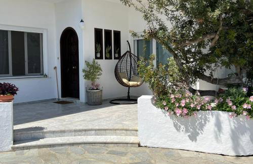 Sea front house & garden, Oropos - Foto 26