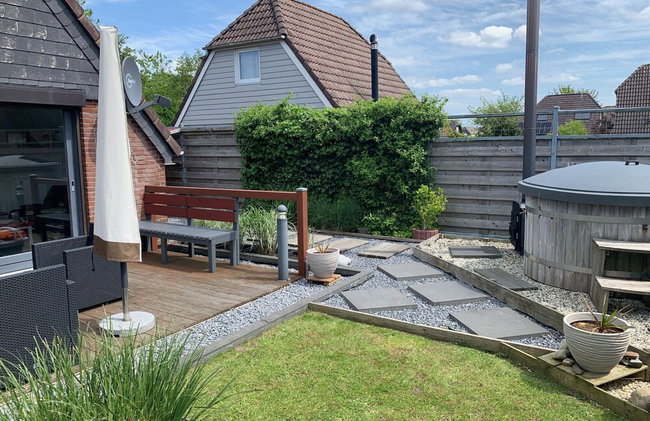 Snug Holiday Home in Herkingen with Hot Tub in Garden - Foto 33