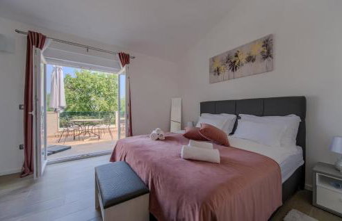 Awesome Home In Brtonigla With Sauna - Photo 6