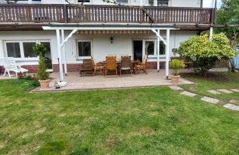 Tolle Untergeschoss-Wohnung für bis zu 5 Personen mit großem Garten und Terrasse - Photo 9