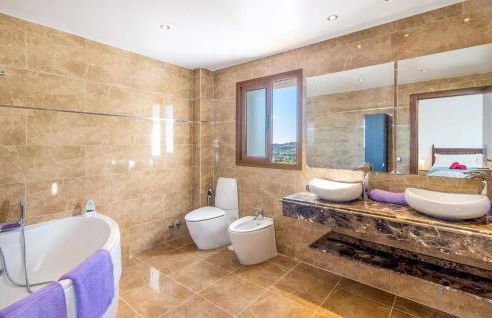 Amazing Home In Mijas Costa - Photo 6