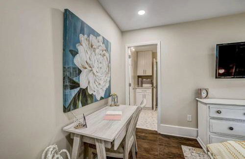 Cozy Riverside Villa - Walkable to Bars & Restaurants - Foto 15