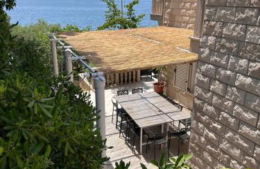 Luxury Seaside Villa with a classic Mediterranean Olive Garden, a fully equipped Professional Kitchen, Pool, Sauna, Padle Boards and Canoe - Miolin Beach House - Photo 6