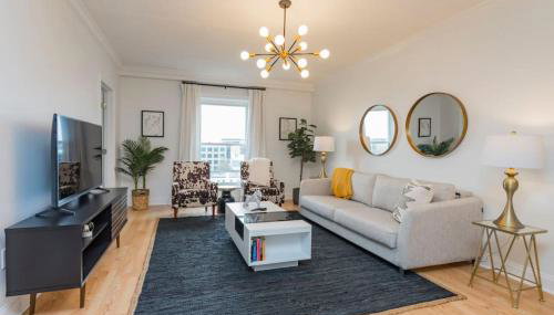 Music City Holiday, on Music Row, has POOL & Free Parking - Foto 2