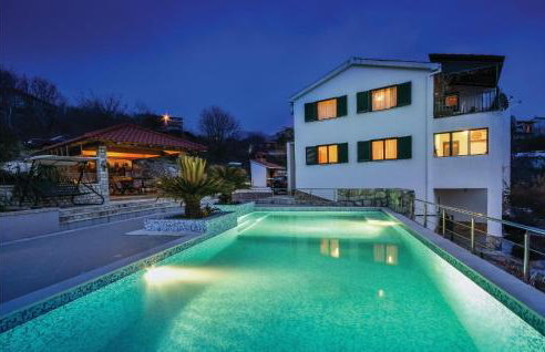 Two-Bedroom Apartment In Mravince - Photo 5