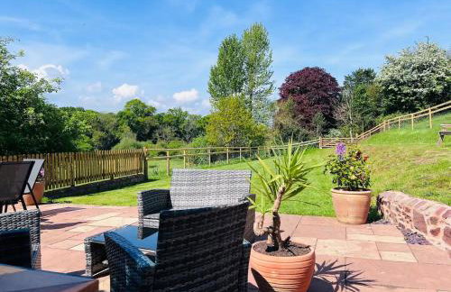 The Barn at Burfords with wood fired hot tub - Foto 22