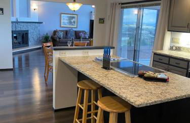 Mt. Baker View Harbor King Bed Fire Pit - Foto 27