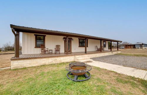 Porch and Fire Pit Ranch Retreat in Blue Ridge! - Foto 23