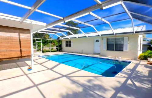 Remodeled Palm Haven Escape, Movie Room, Backyard - Foto 10