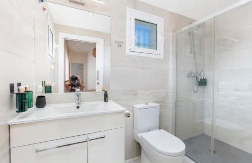 First Row Beach Villa - Photo 32