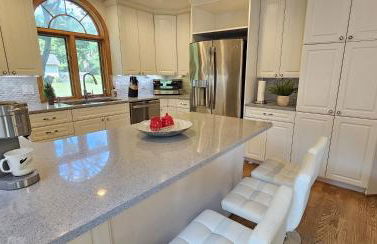 Nature's Blissful Haven - King Bed & Heated Garage - Foto 9