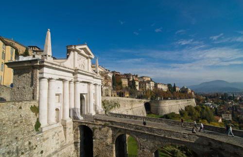Central Luxury Apt w Garage Happy Home Bergamo 1 - Foto 41