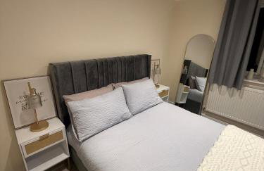 New 2-bed 2-bath detached flat with garden - Photo 21