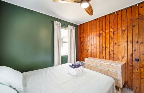 Lake Views with Big Windows & Bath - Foto 17