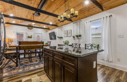 Urban Explorer Pad - 3BR - Backyard -Parking - Foto 3